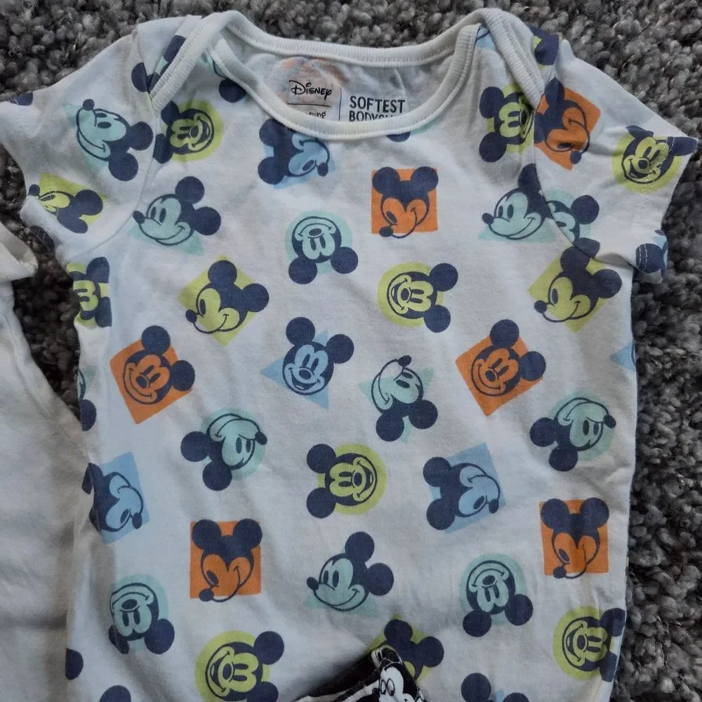 Disney Jumping Bean Mickey Mouse Baby Onesie And Shorts Bundle Size 9 Months